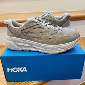 NWT Clifton L Suede Simply Taupe / Pumice Stone  ( Grey / Beige ) Unisex NEW